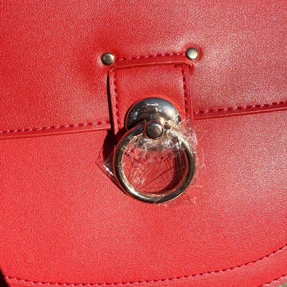 NWT Badgley Mischka Red Saddle Purse Vegan Leather Crossbody Purse - Picture 6 of 10